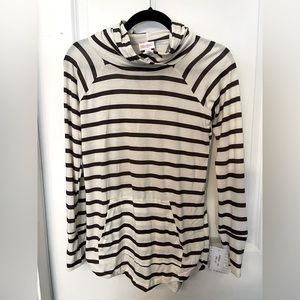 LuLaRoe XS amber hoodie